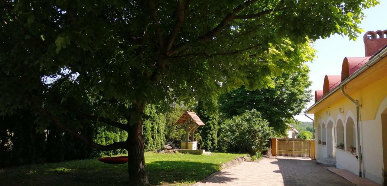Gesztenye Vendeghaz Ságvár Zewnętrze zdjęcie